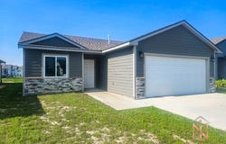 1913 E Prairie View Drive, Garden City, KS 67846