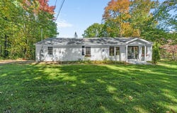 541 Camden Road, Hope, ME 04847