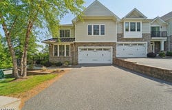 19 Summit Dr, North Caldwell Boro, NJ 07006-4591