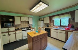 10 S Emil Ave, Rosholt, SD 57260