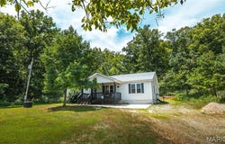 13045 State Route C, Newburg, MO 65550