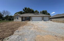 40 Whitley Lane, Monett, MO 65708