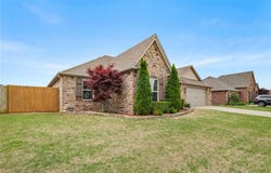 12889 Canopy Oaks  DR, Farmington, AR 72730