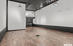 112 S 6TH Street, Petersburg, IL 62675