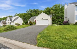 279 E FLAGSTONE Drive, NEWARK, DE 19702
