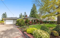 11004 SE STANLEY AVE, Milwaukie, OR 97222