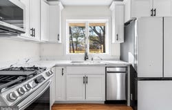144 EDWARDS DRIVE, GLOUCESTER CITY, NJ 08030