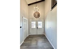 616 Idlewild Dr, Hutchinson, KS 67502