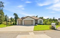 407 Lakeview Lane, Carl Junction, MO 64834