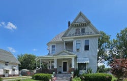75 Division Street, Galesburg, IL 61401