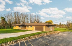 402 S DIVISION, BELLAIRE, MI 49615