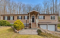 395 Lake Shore Road, Putnam Valley, NY 10579