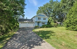 124 Pomeroy Ln, Amherst, MA 01002