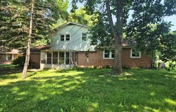 2325 Oakwood Drive, Anderson, IN 46011