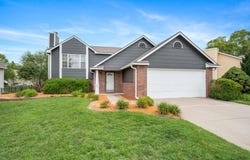 402 S Limuel St, Wichita, KS 67235-2010