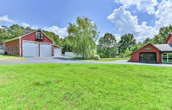 95 Charlton Rd, Dudley, MA 01571