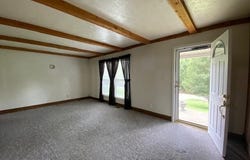 215 Humphrey Ln, Bardstown, KY 40004