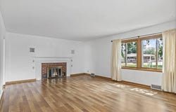 1517 E Memorial Drive, Janesville, WI 53545
