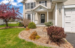 12 Haywards Heath, Henrietta, NY 14586