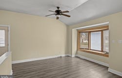 215 N GARDEN BOULEVARD, BEVERLY, NJ 08010