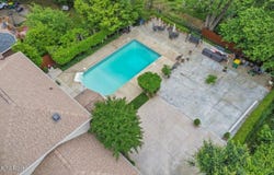 8305 Pine Grove Ct, Louisville, KY 40214