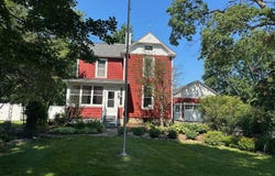804 N 4th Avenue, Winterset, IA 50273