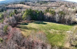 1305 Hawk Creek Road, London, KY 40741