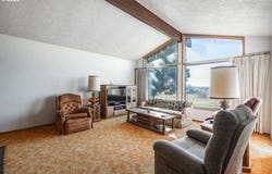 22000 NE RANOR Loop, Newberg, OR 97132