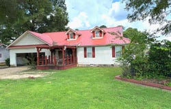 2308 NW 3RD Way, Fayette, AL 35555
