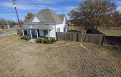 101 S Walnut Avenue, Petrolia, TX 76377