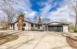 828 Terrace View Drive, Howard, OH 43028