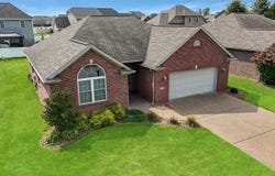 5731 Waterstone Drive, Newburgh, IN 47630