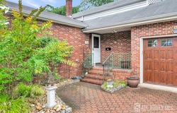 605 Beechwood Avenue, Middlesex, NJ 08846
