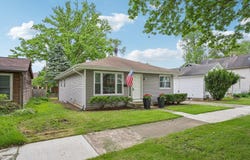 648 S Main Street, Naperville, IL 60540