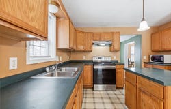 20 Groton Pl, Worcester, MA 01604