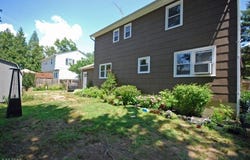 4 Kalman Ct, Middlesex Boro, NJ 08846-1614
