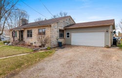 1107 GROSSE Road, LITTLE SUAMICO, WI 54141