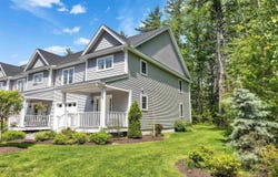 264 Woodview Way, Manchester, NH 03102