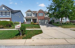 1334 Old Heritage Place, Greenwood, IN 46143