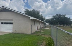 1005 Bowie, George West, TX 78022