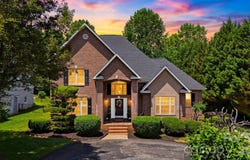 1245 34th Avenue NE, Hickory, NC 28601