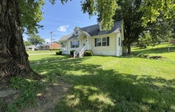 294 West West Water Street, Flemingsburg, KY 41041