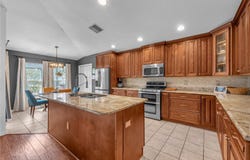 16316 BRIDGEGLADE Lane, LITHIA, FL 33547