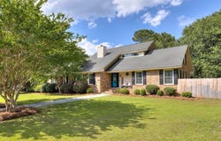1392 Country Club Circle, Manning, SC 29102