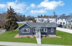 60 udall Road, West Islip, NY 11795