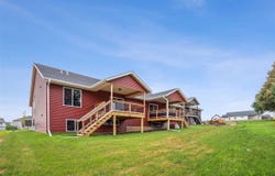 817 Prairie View Dr, WestBranch, IA 52358