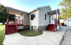 345 5th Street SW, Plainview, MN 55964