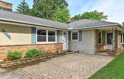 1545 S Johnson Rd, New Berlin, WI 53146