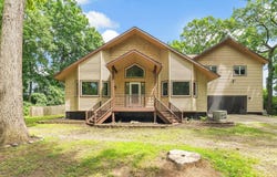 2164 Georgeland Dr, Waterford, MI 48329