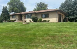 532 Charles Road, Hebron, NE 68370